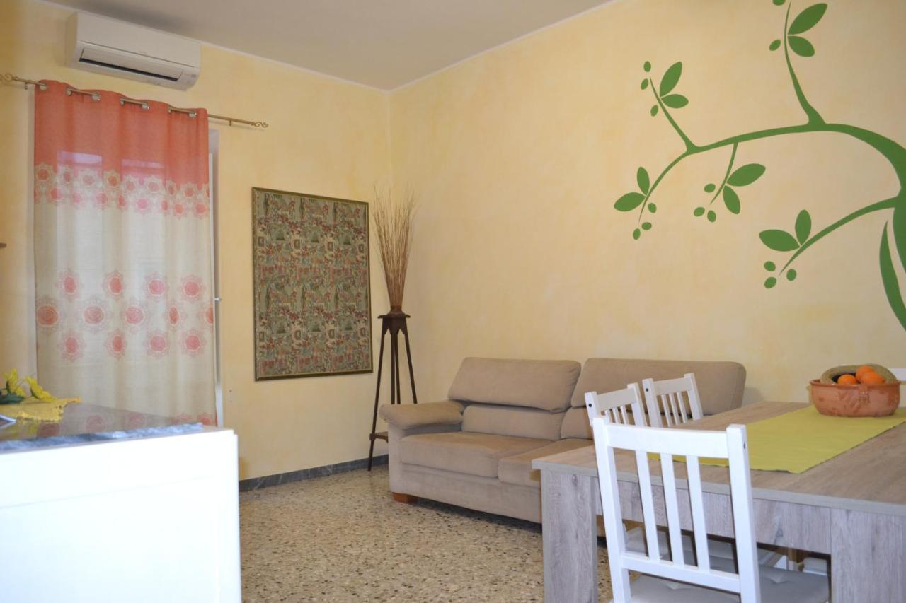 Casa Vacanze Raggio Di Sole Monopoli Villa Bagian luar foto